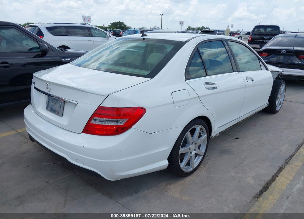 2014 MERCEDES-BENZ C 250 LUXURY/SPORT VIN: WDDGF4HB1EA957948