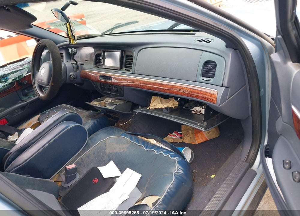 2002 MERCURY GRAND MARQUIS GS VIN: 2MEFM74W92X618720