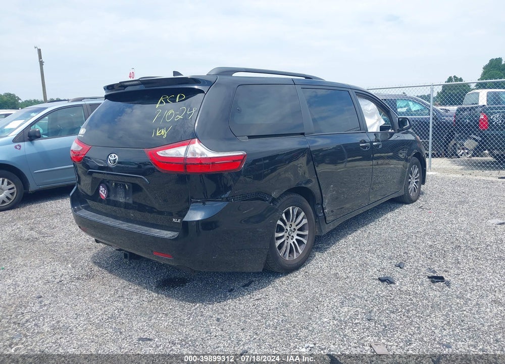 2018 TOYOTA SIENNA XLE 8 PASSENGER VIN: 5TDYZ3DC8JS908676