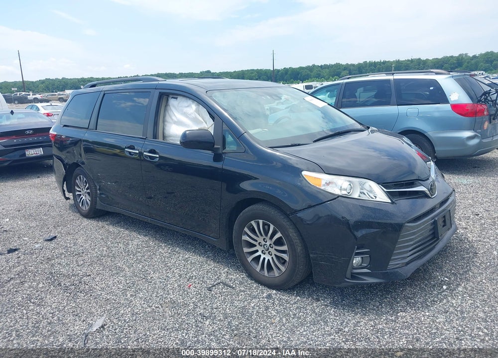 2018 TOYOTA SIENNA XLE 8 PASSENGER VIN: 5TDYZ3DC8JS908676