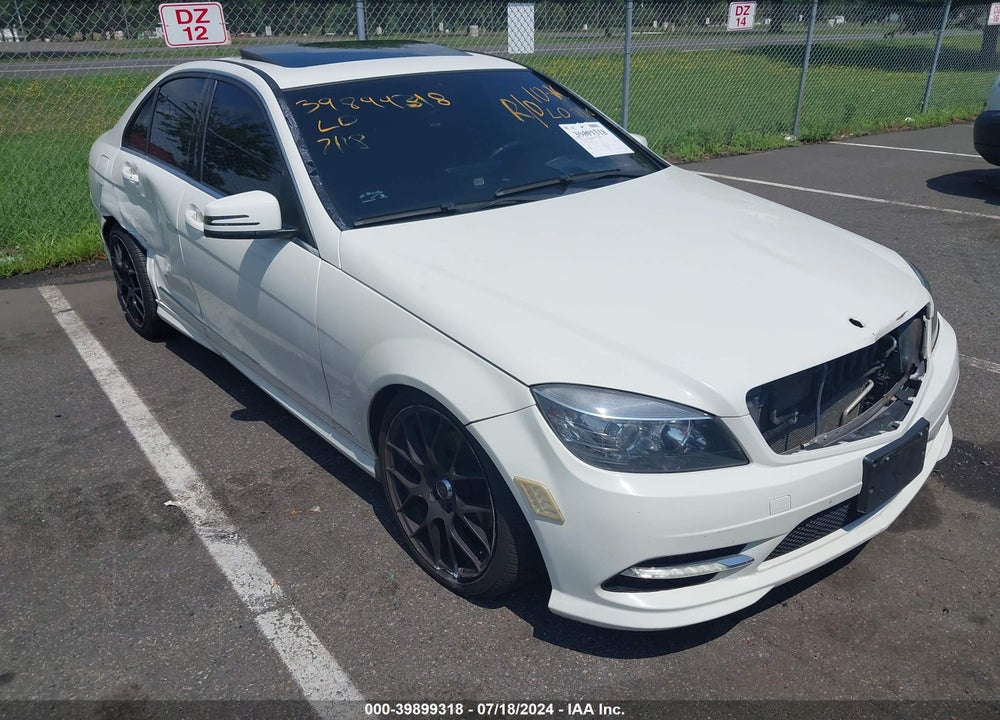 2011 MERCEDES-BENZ C 300 LUXURY 4MATIC/SPORT 4MATIC VIN: WDDGF8BB4BR135870