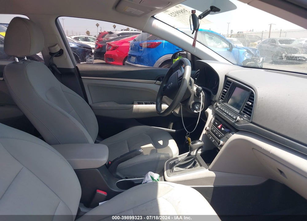 2017 HYUNDAI ELANTRA SE VIN: 5NPD84LF7HH022304