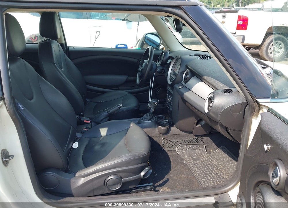 2012 MINI COOPER VIN: WMWSU3C58CT541917