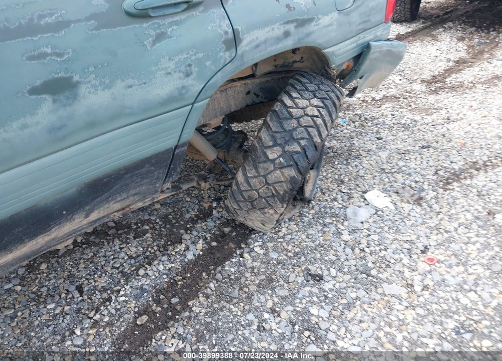 1998 TOYOTA LAND CRUISER VIN: JT3HT05J4W0003895