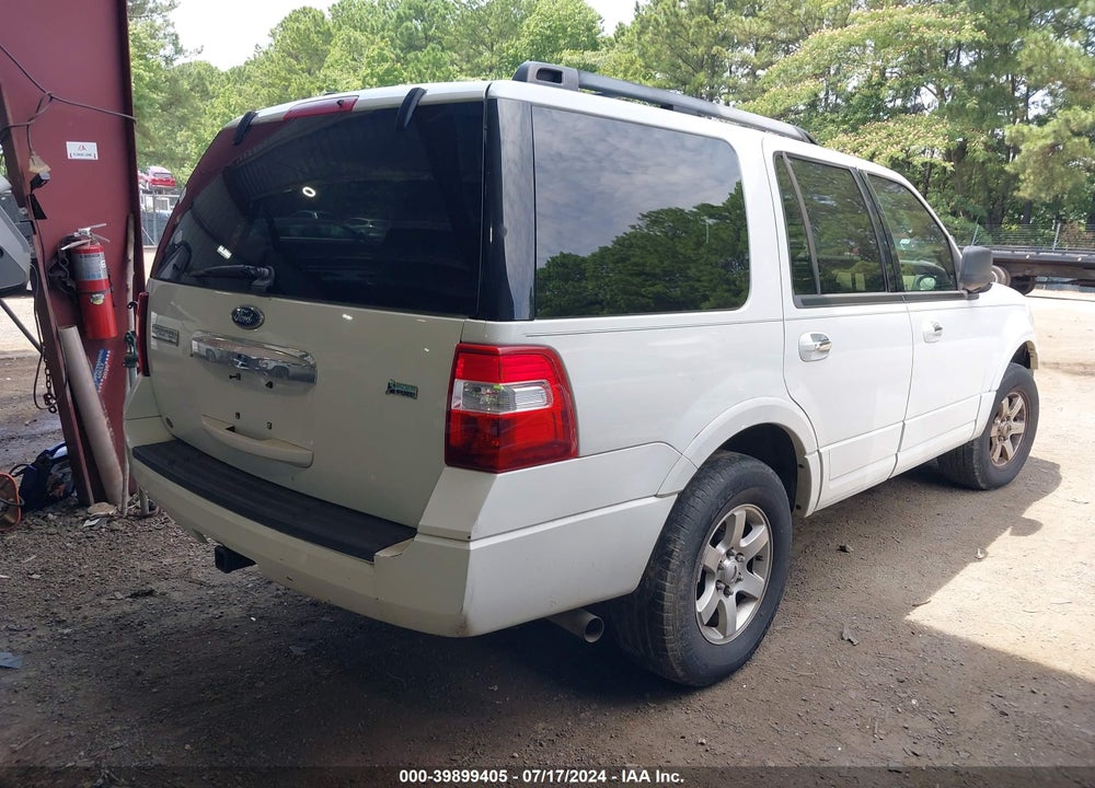 2010 FORD EXPEDITION XLT VIN: 1FMJU1F51AEA43182