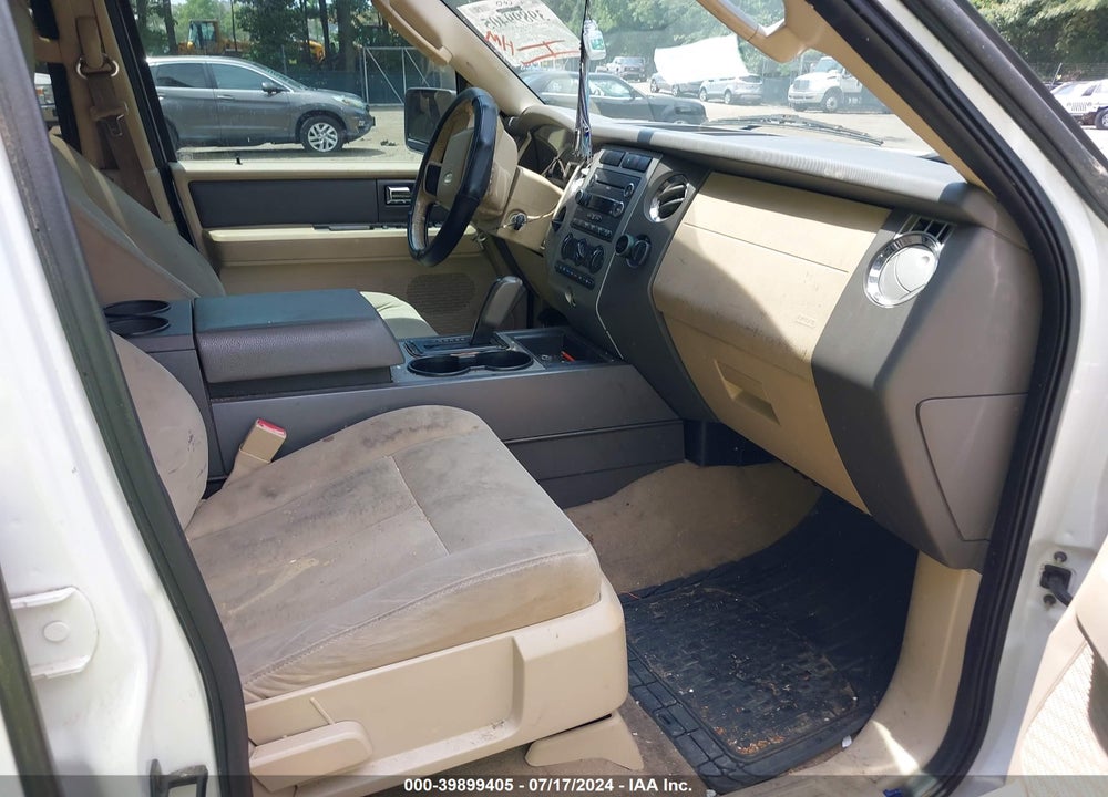 2010 FORD EXPEDITION XLT VIN: 1FMJU1F51AEA43182