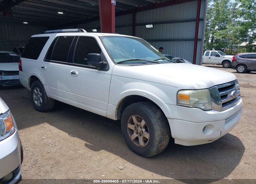 2010 FORD EXPEDITION XLT VIN: 1FMJU1F51AEA43182