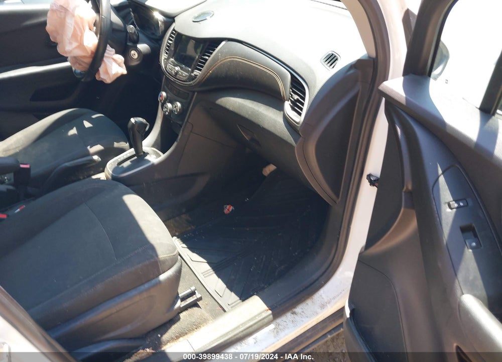 2019 CHEVROLET TRAX LS VIN: 3GNCJKSB3KL222937