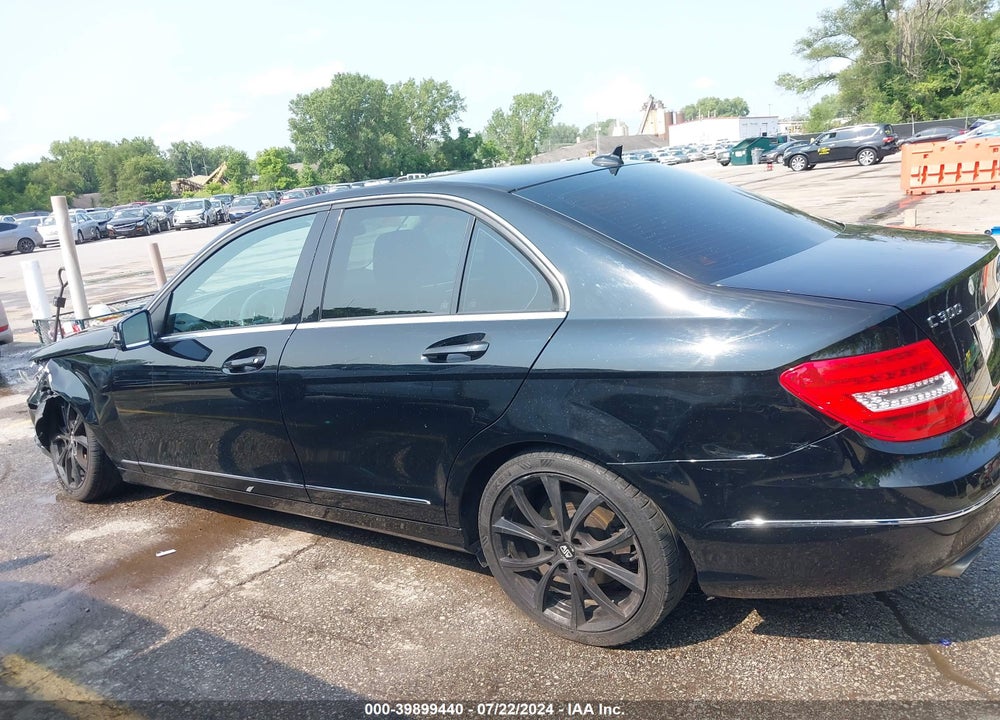 2012 MERCEDES-BENZ C 300 LUXURY 4MATIC/SPORT 4MATIC VIN: WDDGF8BB5CF859182