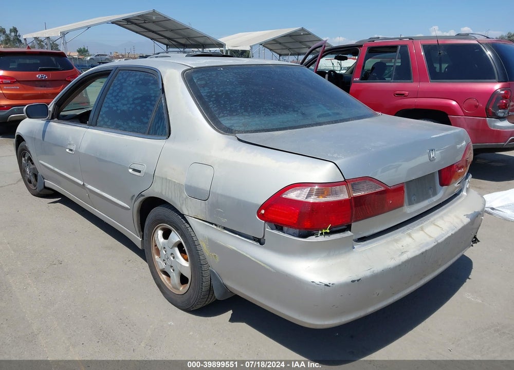 1998 HONDA ACCORD EX VIN: 1HGCG5650WA147562