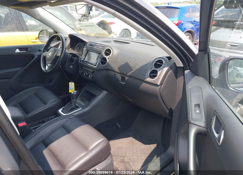 2015 VOLKSWAGEN TIGUAN SE VIN: WVGBV7AX6FW561450