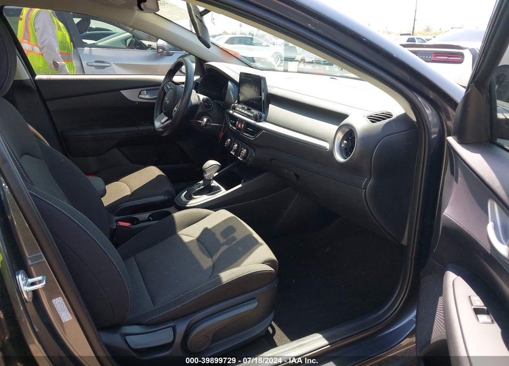 2024 KIA FORTE LXS VIN: 3KPF24AD2RE772372