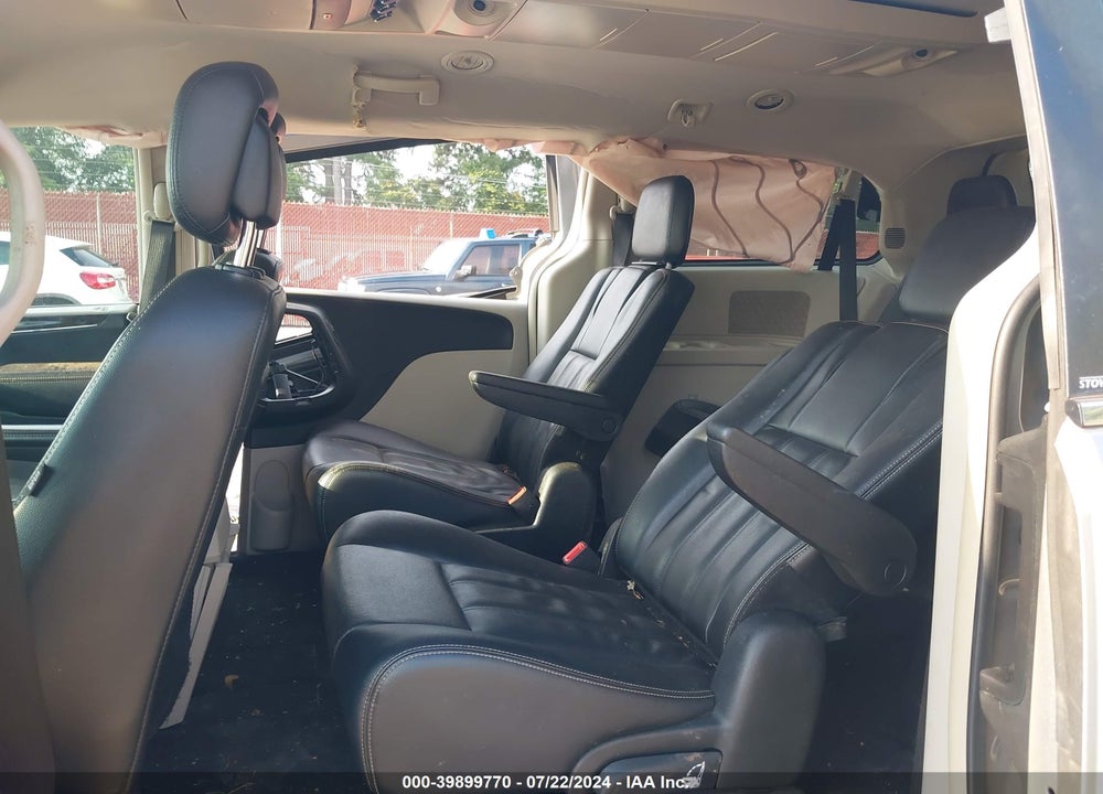 2014 CHRYSLER TOWN & COUNTRY VIN: 2C4RC1BG8ER163961