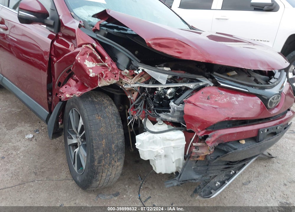 2018 TOYOTA RAV4 XLE VIN: 2T3WFREV5JW433876