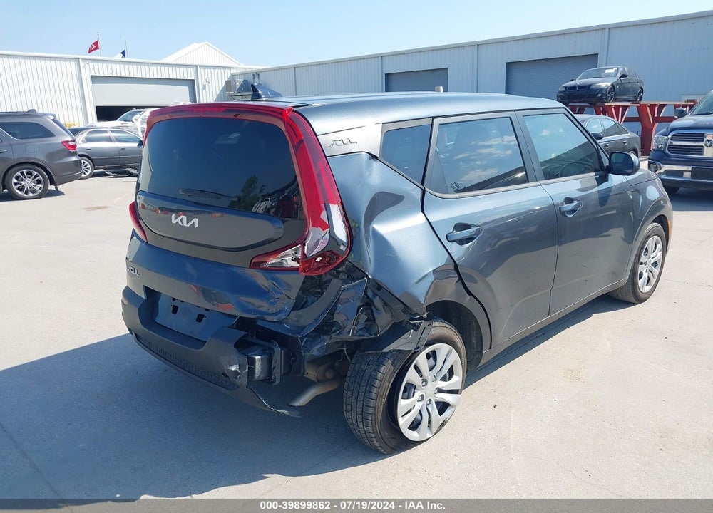 2022 KIA SOUL LX VIN: KNDJ23AU8N7803221