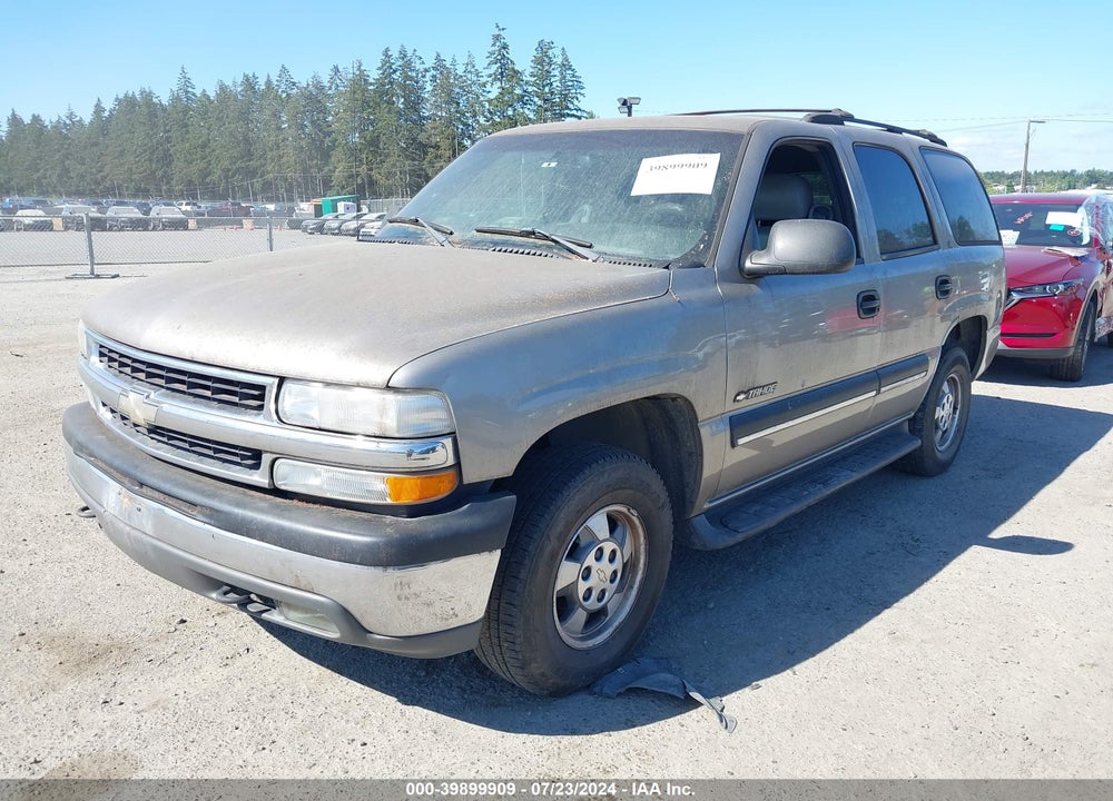 2001 CHEVROLET TAHOE LS VIN: 1GNEC13T11R174611