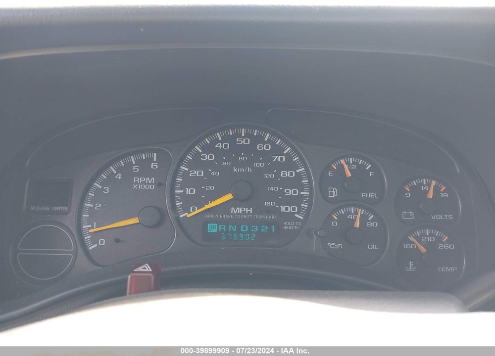 2001 CHEVROLET TAHOE LS VIN: 1GNEC13T11R174611