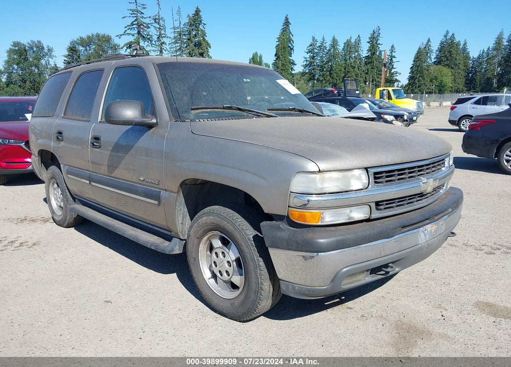 2001 CHEVROLET TAHOE LS VIN: 1GNEC13T11R174611