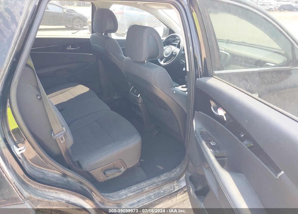 2016 KIA SORENTO 3.3L LX VIN: 5XYPGDA53GG175648