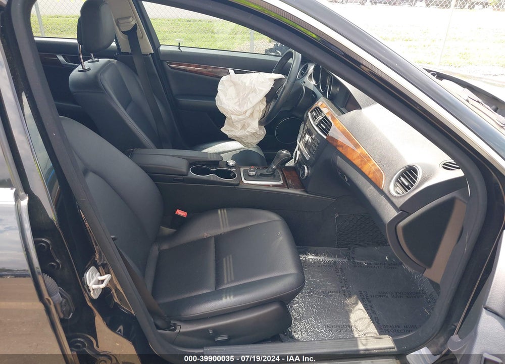 2014 MERCEDES-BENZ C 300 LUXURY 4MATIC/SPORT 4MATIC VIN: WDDGF8AB0EA957036