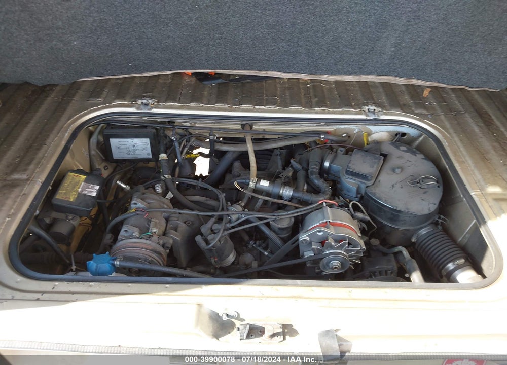 1986 VOLKSWAGEN VANAGON BUS VIN: WV2YB0252GH079898