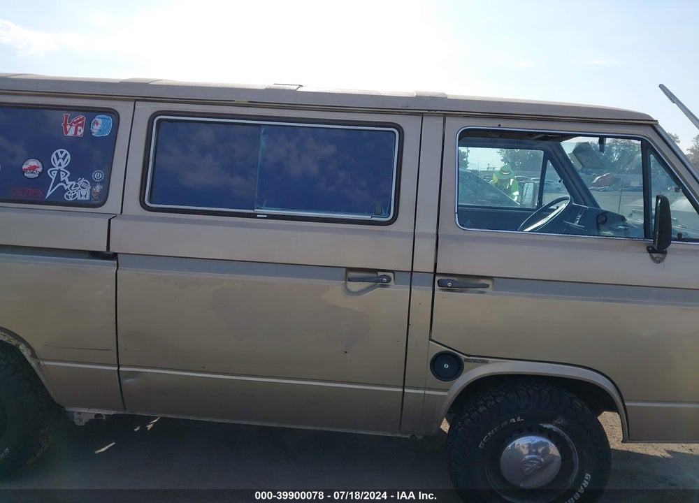 1986 VOLKSWAGEN VANAGON BUS VIN: WV2YB0252GH079898