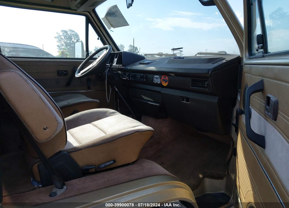 1986 VOLKSWAGEN VANAGON BUS VIN: WV2YB0252GH079898