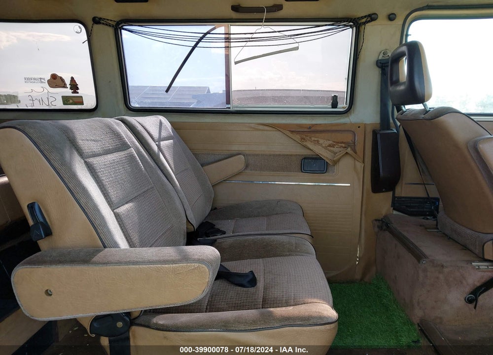1986 VOLKSWAGEN VANAGON BUS VIN: WV2YB0252GH079898