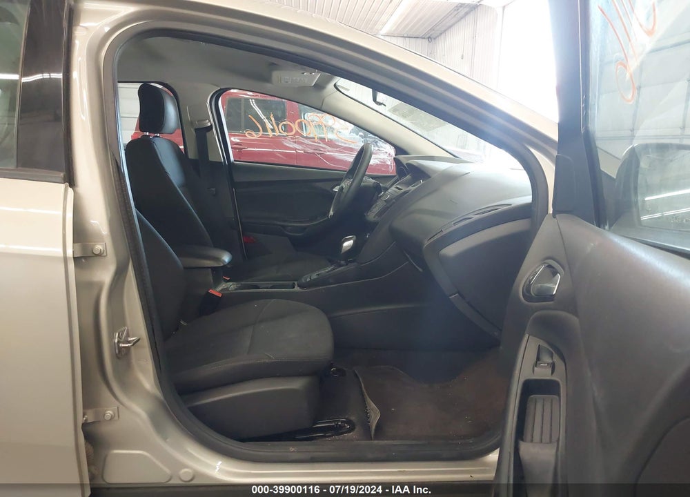 2016 FORD FOCUS SE VIN: 1FADP3F23GL275707