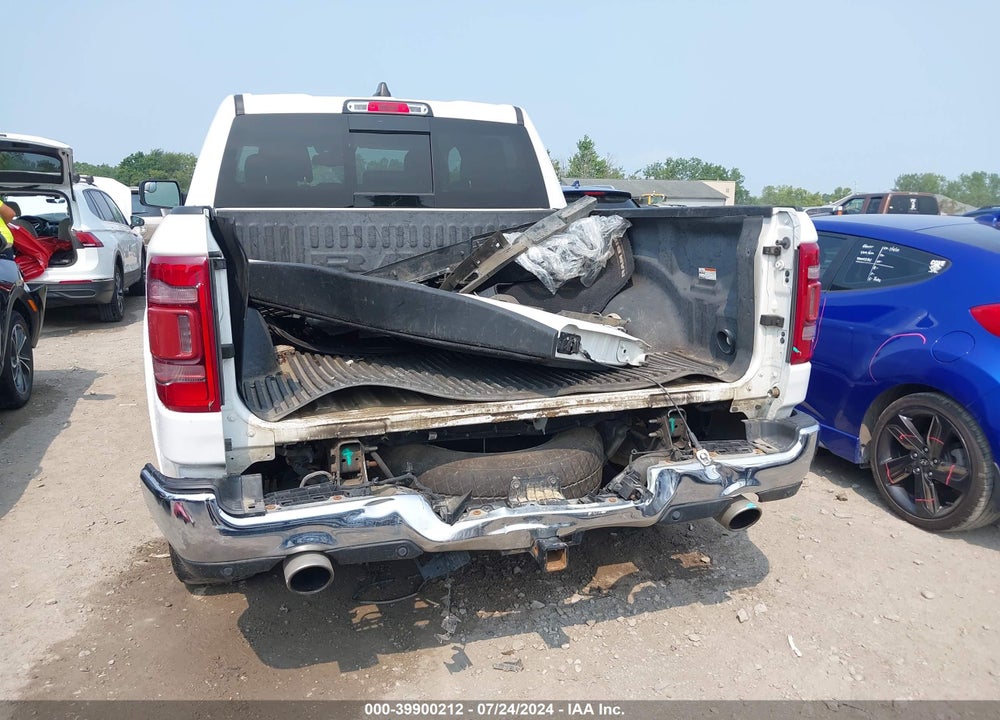 2019 RAM 1500 LAIE  4X4 5'7 BOX VIN: 1C6SRFJT2KN609923