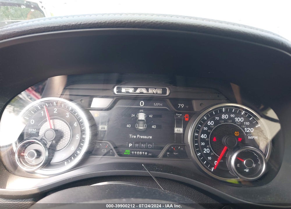 2019 RAM 1500 LAIE  4X4 5'7 BOX VIN: 1C6SRFJT2KN609923