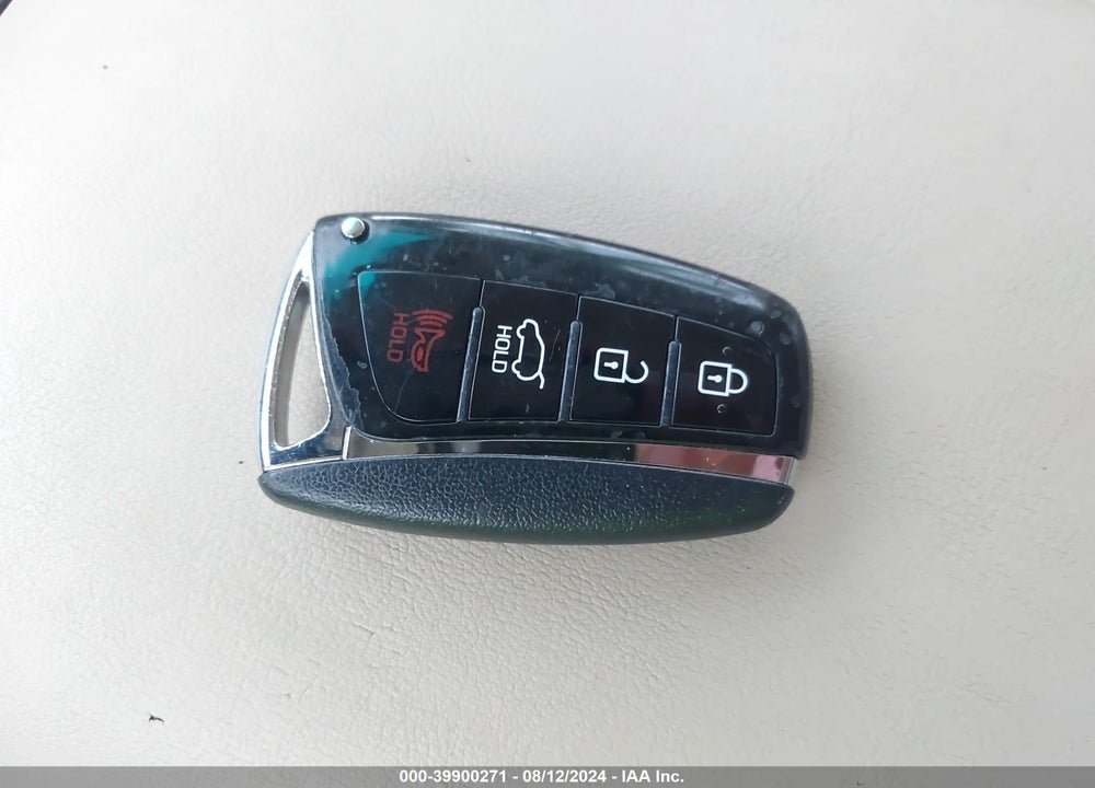 2017 HYUNDAI SANTA FE SE VIN: KM8SNDHF2HU231962