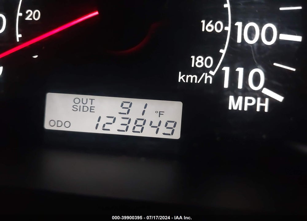 2005 TOYOTA COROLLA LE VIN: 2T1BR32EX5C339662