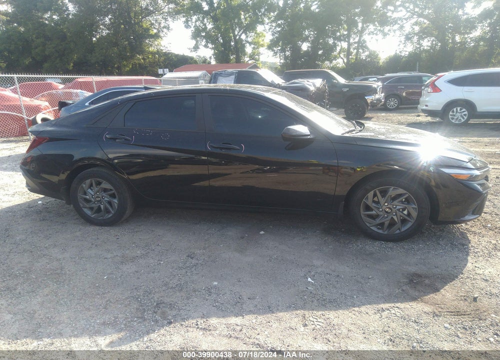 2024 HYUNDAI ELANTRA SEL VIN: KMHLM4DG6RU772150