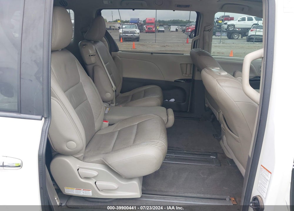2016 TOYOTA SIENNA XLE PREMIUM 8 PASSENGER VIN: 5TDYK3DC5GS745756