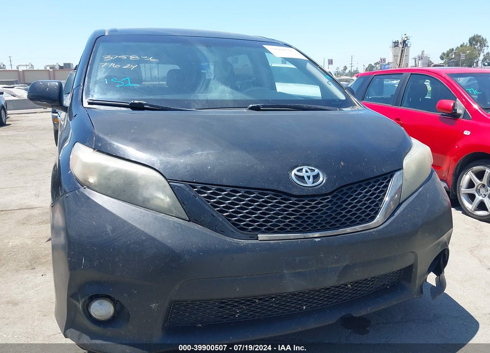 2014 TOYOTA SIENNA SE 8 PASSENGER VIN: 5TDXK3DC7ES508095