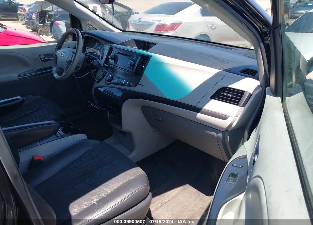 2014 TOYOTA SIENNA SE 8 PASSENGER VIN: 5TDXK3DC7ES508095
