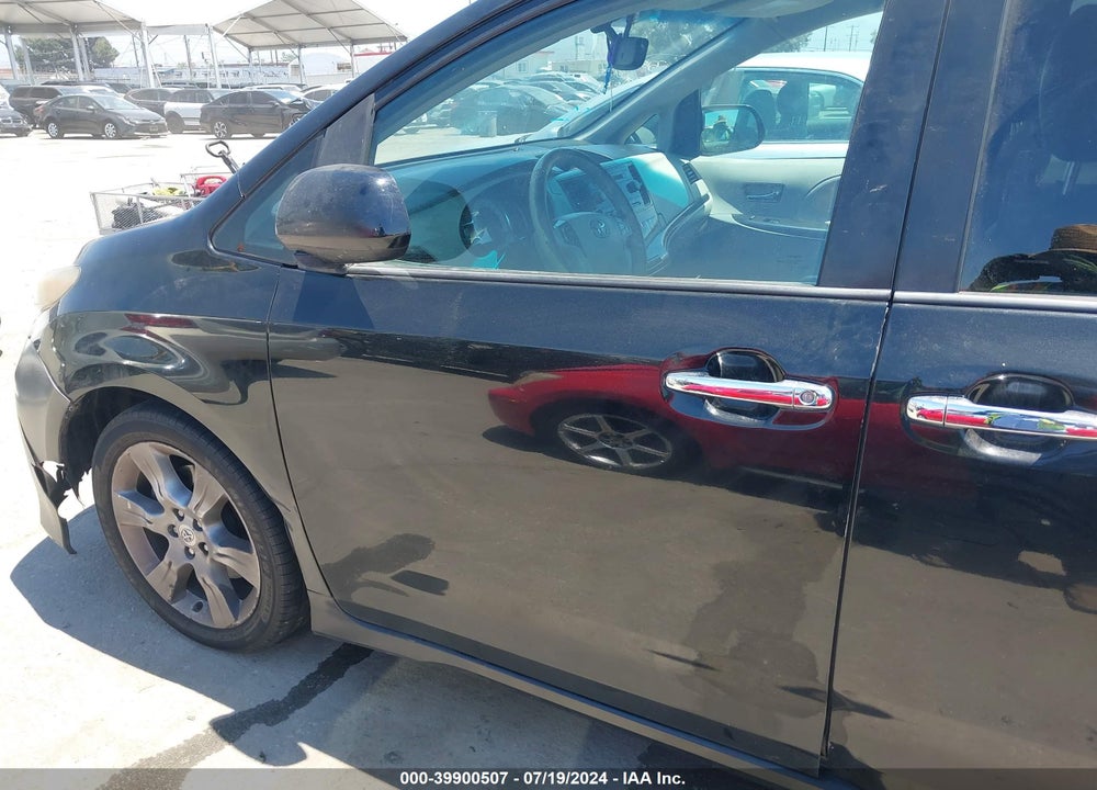 2014 TOYOTA SIENNA SE 8 PASSENGER VIN: 5TDXK3DC7ES508095
