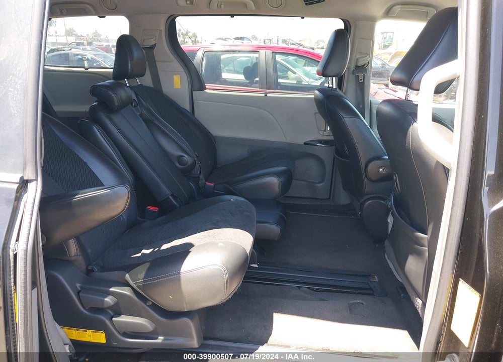 2014 TOYOTA SIENNA SE 8 PASSENGER VIN: 5TDXK3DC7ES508095