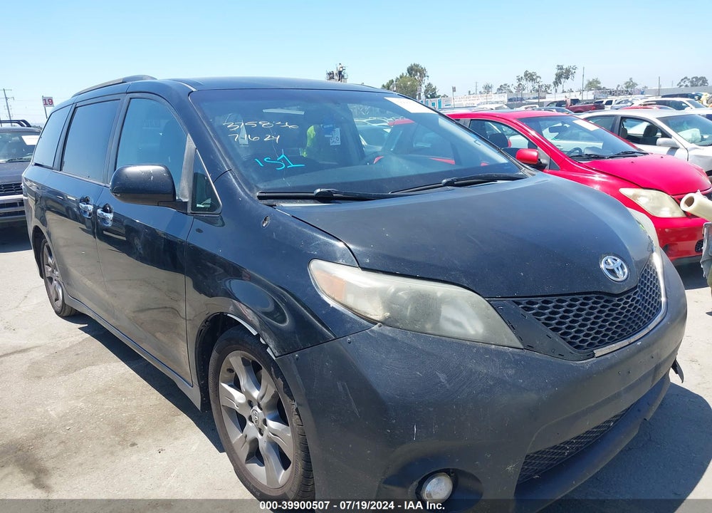 2014 TOYOTA SIENNA SE 8 PASSENGER VIN: 5TDXK3DC7ES508095