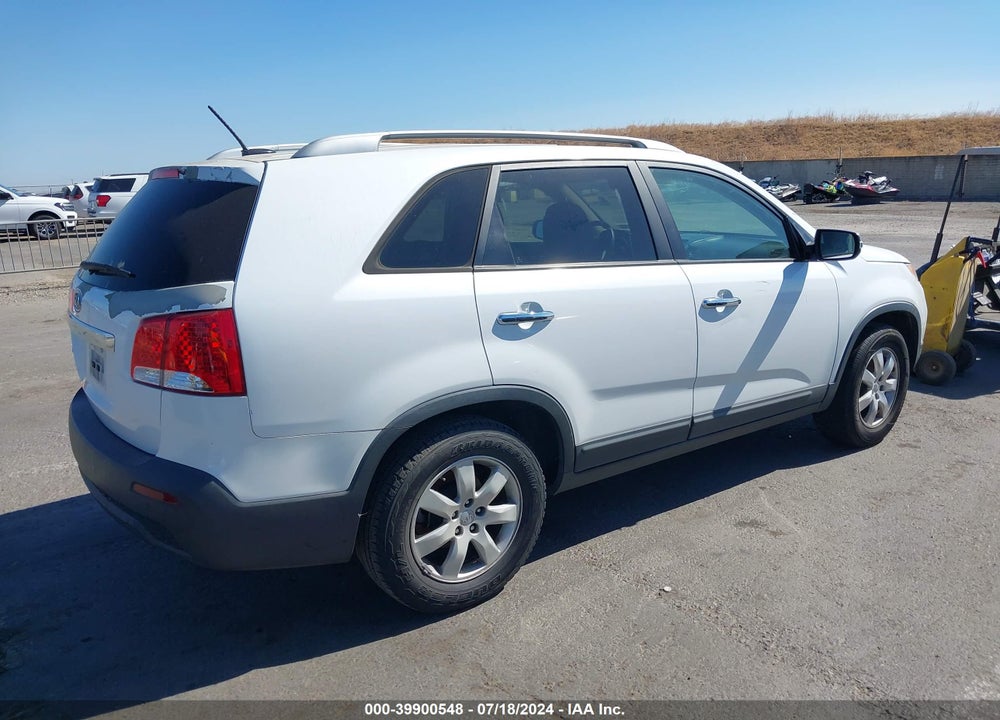2013 KIA SORENTO LX VIN: 5XYKT3A65DG422933