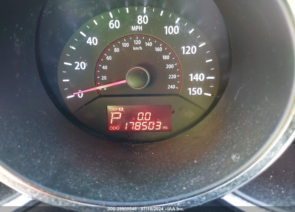2013 KIA SORENTO LX VIN: 5XYKT3A65DG422933