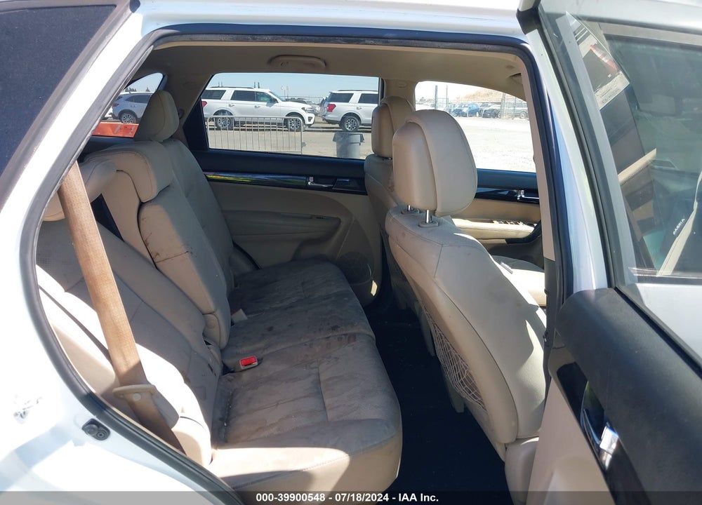 2013 KIA SORENTO LX VIN: 5XYKT3A65DG422933