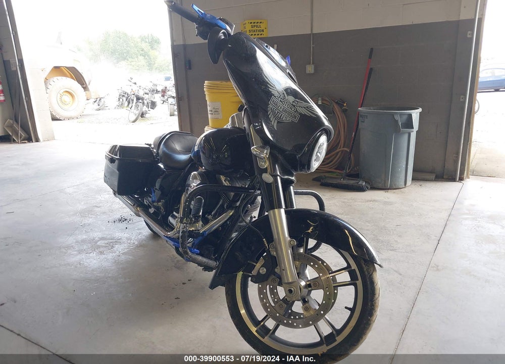 2014 HARLEY-DAVIDSON FLHX STREET GLIDE VIN: 1HD1KBM15EB690626