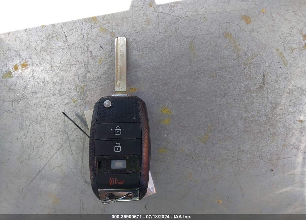 2017 KIA SORENTO 3.3L LX VIN: 5XYPGDA5XHG333842
