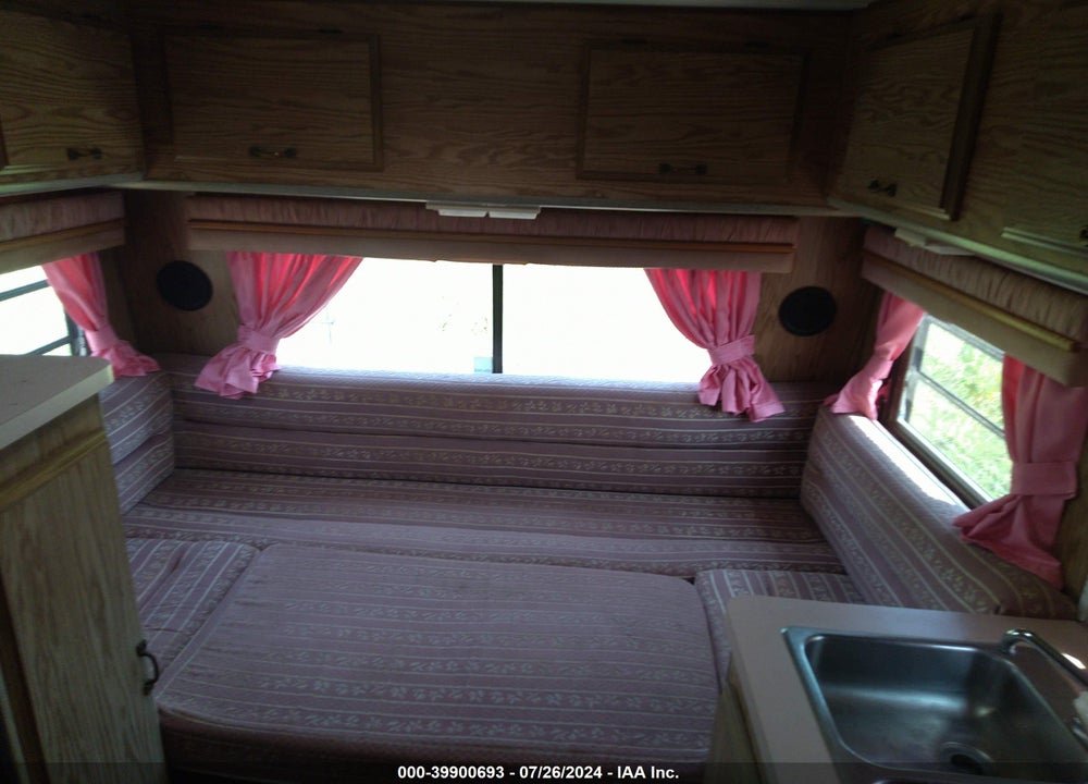 1988 FORD ECONOLINE VIN: 1FDKE30G9JHA95746