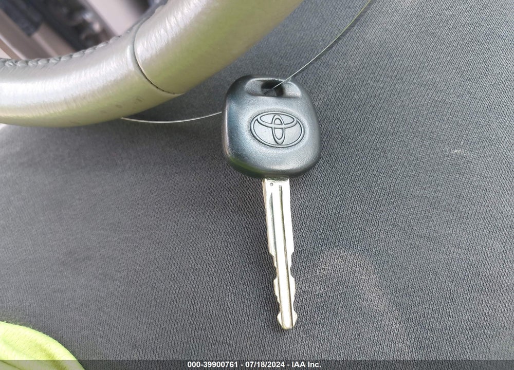 2008 TOYOTA SIENNA XLE VIN: 5TDZK22C68S117966