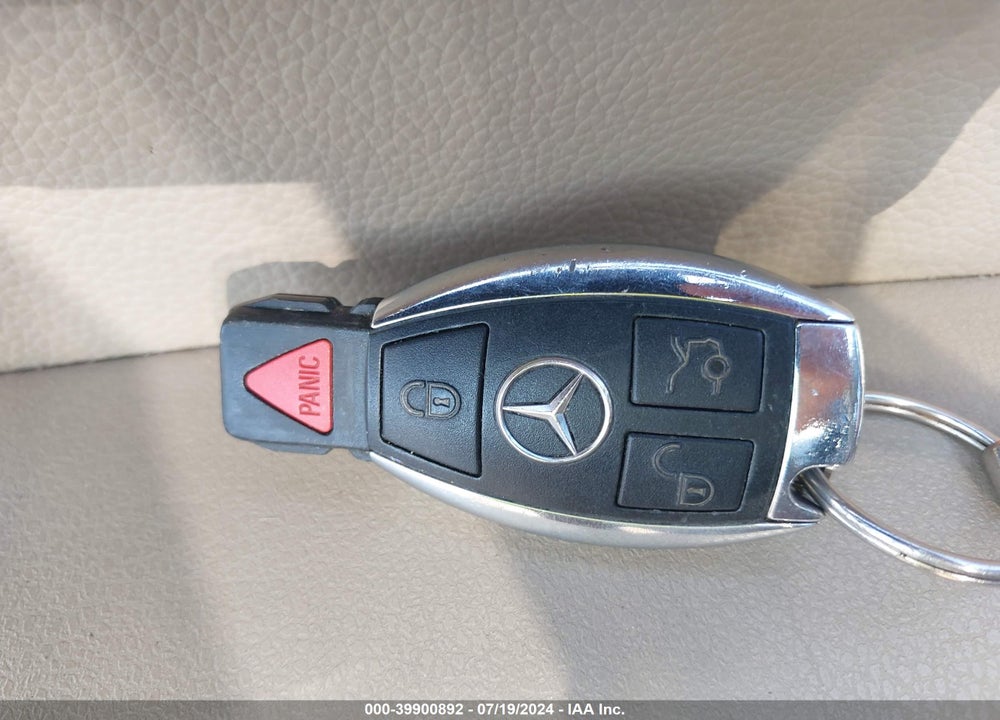 2013 MERCEDES-BENZ C 300 LUXURY 4MATIC/SPORT 4MATIC VIN: WDDGF8AB9DR280858