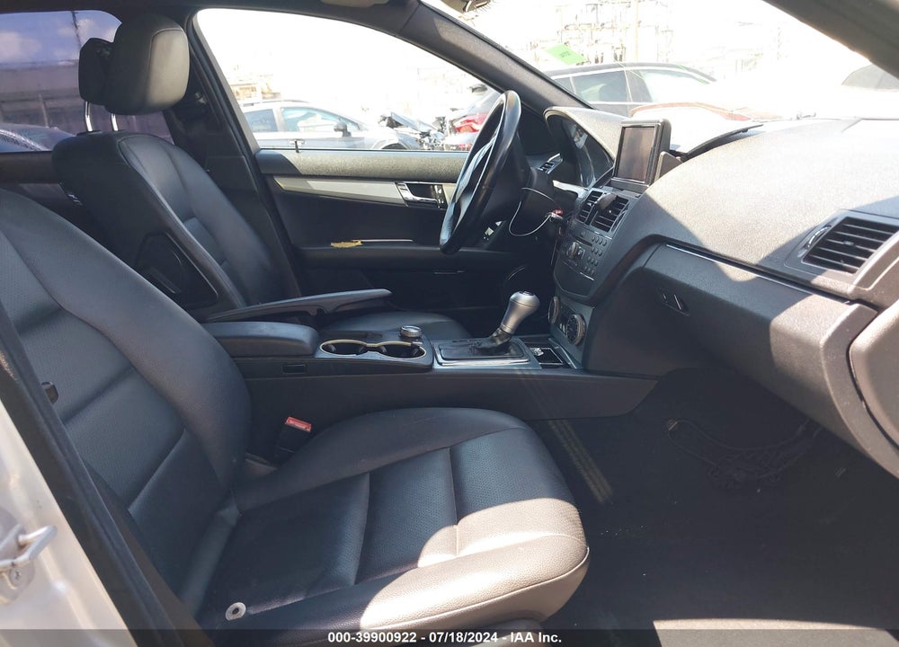 2009 MERCEDES-BENZ C 300 LUXURY/SPORT VIN: WDDGF54X59R077799
