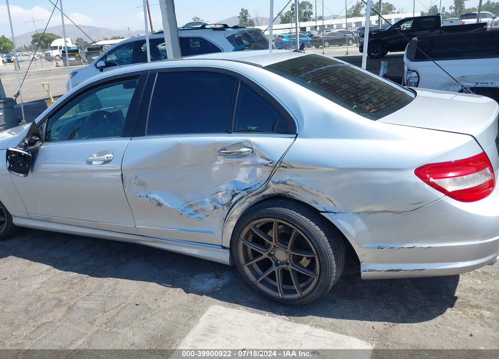 2009 MERCEDES-BENZ C 300 LUXURY/SPORT VIN: WDDGF54X59R077799